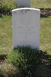 Calais Southern Cemetery - Lewis, Joseph